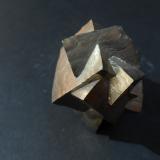 Pirita<br />Mina Ampliación a Victoria, Sierra de Alcarama, Navajún, Comarca Cervera, La Rioja, España<br />3,5 x 3 x 3 cm<br /> (Autor: Antonio Alcaide)