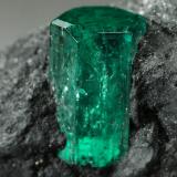 Beryl (variety emerald)<br />Muzo mining district, Western Emerald Belt, Boyacá Department, Colombia<br />37x20x32mm, xls=10 & 7.5mm<br /> (Author: Fiebre Verde)