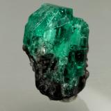 Beryl (variety emerald)<br />Chivor mining district, Municipio Chivor, Eastern Emerald Belt, Boyacá Department, Colombia<br />aggregate=18x13mm<br /> (Author: Fiebre Verde)