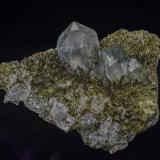 Quartz, Epidote<br />Cisneros, Distrito Buenaventura, Departamento Valle del Cauca, Colombia<br />10.5 x 7.9 cm<br /> (Author: am mizunaka)
