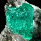 Beryl (variety emerald), Albite (variety cleavelandite), Dolomite<br />La Pita mining district, Cunas Mine, Municipio Maripí, Western Emerald Belt, Boyacá Department, Colombia<br />35x21x16mm, main xl=11x8mm<br /> (Author: Fiebre Verde)