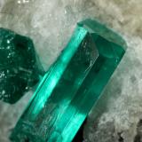 Beryl (variety emerald), Calcite<br />Gachalá mining district, Municipio Gachalá, Eastern Emerald Belt, Cundinamarca Department, Colombia<br />39x27x25mm, main xl=11mm<br /> (Author: Fiebre Verde)