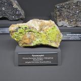 Pyromorphite<br />Mina Clemenslust, Kasbach, Kalenborn, Linz am Rhein, Neuwied, Rhineland-Palatinate/Rheinland-Pfalz, Germany<br />~ 14 cm<br /> (Author: Tobi)