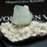 Fluorapofilita-(K) en Mordenita<br />Distrito Pune (Distrito Poonah), Maharashtra, India<br />40x35 mm<br /> (Autor: Ignacio)