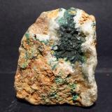 Calcita y Malaquita<br />Mina Teresita (Mina Aramo; Minas de Texeo), Llamo, Riosa, Comarca de Oviedo, Principado de Asturias (Asturias), España<br />5,5x4,5 cm<br /> (Autor: Ander Ispizua Juan)
