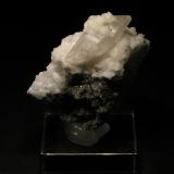 Calcita y DolomitaMina de Áliva (Mina Las Mánforas), zona Minera Áliva, Camaleño, Comarca Liébana, Cantabria, España4 x 4 cm. (Calcita: 2,5 cm). (Autor: Darío Menéndez)