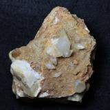 CalcitaPedrera Cal Ros (Pedrera Ballús), Cercs, Comarca Berguedà, Barcelona, Cataluña / Catalunya, España7 x 7 x 4 (Autor: karbu8)
