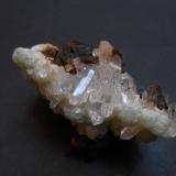 Babingtonita y Prehnita<br />Indicios de Babingtonita, Qiaojia, Prefectura Zhaotong, Provincia Yunnan, China<br />7 x 4 x 4 cm<br /> (Autor: Antonio Alcaide)