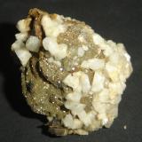 Albita y PseudoleucitaSão João do Manteninha, Vale do Rio Doce, Minas Gerais, Brazil3,6 x 3,8 x 3,8 cm (Autor: Anisio Claudio)