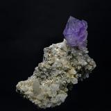 Quartz (variety amethyst), Quartz<br />Reel Mine, Iron Station, Lincoln County, North Carolina, USA<br />8.8 x 5.4 cm<br /> (Author: am mizunaka)