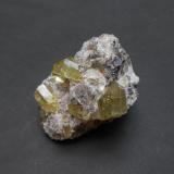 Fluorapatito<br />Mina Cerro de Mercado, Cerro de los Remedios, Victoria de Durango, Municipio Durango, Durango, México<br />5,5 x 3,5 x 3,5 cm<br /> (Autor: Antonio Alcaide)