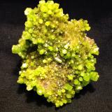 Pyromorphite<br />Daoping Mine, Gongcheng, Guilin Prefecture, Guangxi Zhuang Autonomous Region, China<br />6.4 x 5 cm<br /> (Author: JC)