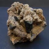 Arfvedsonita<br />Jebel Ewargizen, Imilchil, Anti-Atlas, Provincia Er Rachidia, Región Drâa-Tafilalet, Marruecos<br />8,5 x 7 x 7 cm<br /> (Autor: Antonio Alcaide)