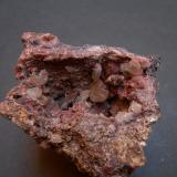 Cerusita<br />Mina M'Fouati, M'Fouati, Distrito M'Fouati, Departamento Bouenza, República del Congo<br />5,5 x 5,5 x 5 cm<br /> (Autor: Antonio Alcaide)