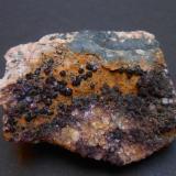 Fluorita y Pirita<br />Uxes, Arteixo, Comarca A Coruña, La Coruña / A Coruña, Galicia / Galiza, España<br />6 x 5,5 x 2 cm<br /> (Autor: Antonio Alcaide)