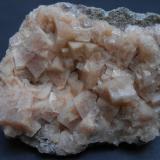 Chabazita<br />Acantilado Wasson, Bahía de Fundy, Parrsboro, Condado Cumberland, Nueva Escocia, Canadá<br />8 x 6,4 x 4 cm<br /> (Autor: Antonio Alcaide)