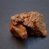 Clinohumita<br />Llanos del Juanar, Ojén, Comarca Costa del Sol Occidental, Málaga, Andalucía, España<br />6  x 3,5 x 3,5 cm<br /> (Autor: Antonio Alcaide)