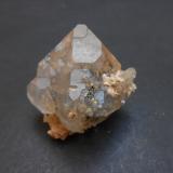 Fluorita<br />Zona minera Huanggang, Hexigten Banner (Kèshíkèténg Qí), Chifeng (Ulanhad), Región Autónoma Mongolia Interior, China<br />5 x 3,5 x 4 cm<br /> (Autor: Antonio Alcaide)