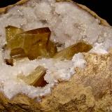 Barite on QuartzBarranco Mission Valley, Condado Monroe, Indiana, USAThe specimen is 18 cm long (Author: Bob Harman)