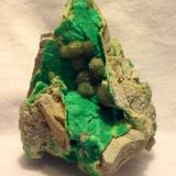 Wavellite, VarisciteMina Avant, Avant, Condado Garland, Arkansas, USA5.7 x 4.4 cm (Author: JC)