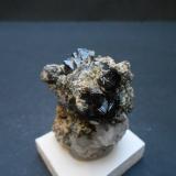 Casiterita<br />Mina Xihuashan, Dayu, Prefectura Ganzhou, Provincia Jiangxi, China<br />4 x 3,5 x 3 cm<br /> (Autor: Antonio Alcaide)