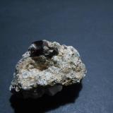 Hidroxilclinohumita<br />Jikhan, Valle Koksha, Distritos Khash & Kuran Wa Munjan, Provincia Badakhshan, Afganistán<br />5 x 3 x 3 cm<br /> (Autor: Antonio Alcaide)