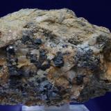 Casiterita<br />Concesión La Parrilla, Santa Amalia, Don Benito-Almoharín, Comarca Vegas Altas, Cáceres, Extremadura, España<br />9 X 6 X 3 CM<br /> (Autor: Ricardo Fimia)