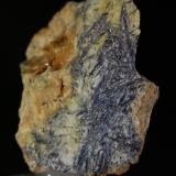Stibnita<br />Mina El Peligro, Horcadas, Riaño, Comarca Montaña de Riaño, León, Castilla y León, España<br />8,5x7,5 cm<br /> (Autor: minero1968)
