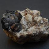 Casiterita<br />Mina Xihuashan, Dayu, Prefectura Ganzhou, Provincia Jiangxi, China<br />7 x 4 x 3,5 cm<br /> (Autor: Antonio Alcaide)