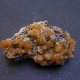 Estilbita-Ca y Magnetita<br />Malmberget, Gällivare, Norrbotten, Provincia Lappland, Suecia<br />6,5 x 3,5 x 3 cm<br /> (Autor: Antonio Alcaide)