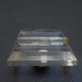 Escapolita<br />Distrito Karur, Tamil Nadu, India<br />4 x 0,5 x 0,5 cm<br /> (Autor: Antonio Alcaide)