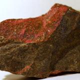 Cinabrio<br />Mina Almadén, Almadén, Comarca Valle de Alcudia, Ciudad Real, Castilla-La Mancha, España<br />59 x 37 x 15 mm.<br /> (Autor: José Luis Zamora)