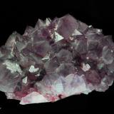 Cuarzo (variedad amatista)<br />Mina Vértice , Cerro del Toril, Villaviciosa de Córdoba, Córdoba, Andalucía, España<br />11 x 8 x 5 cm<br /> (Autor: Ricardo Fimia)