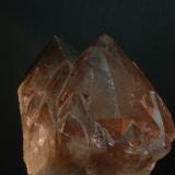 Cuarzo (variedad ahumado)<br />mina vertice , Cerro del Toril, Villaviciosa de Córdoba, Córdoba, Andalucía, España<br />7 x 7 x 7 cm<br /> (Autor: Ricardo Fimia)