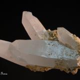 Cuarzo<br />Minas da Panasqueira, Aldeia de São Francisco de Assis, Covilhã, Castelo Branco, Cova da Beira, Centro, Portugal<br />11 x7 x7 cm<br /> (Autor: Ricardo Fimia)