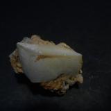 Dolomita<br />Minas de hierro de Ojos Negros, Ojos Negros, Comarca Jiloca, Teruel, Aragón, España<br />3,5 x 2,5 x 2,5 cm<br /> (Autor: Antonio Alcaide)