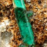 Beryl (variety emerald), Albite (variety cleavelandite), Dolomite, Pyrite<br />Chivor mining district, Municipio Chivor, Eastern Emerald Belt, Boyacá Department, Colombia<br />50x67x50mm, main xl=18mm<br /> (Author: Fiebre Verde)