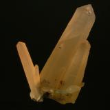 Cuarzo   ( variedad citrino )<br />Macizo Itremo, Distrito Ambatofinandrahana, Fianarantsoa, Madagascar.<br />cristal mayor 6 cm<br /> (Autor: Ricardo Fimia)
