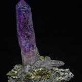 Quartz (variety amethyst), EpidotePiedra Parada (Las Vigas), Municipio Tatatila, Veracruz (Veracruz de Ignacio de la Llave), México4.5 x 7.2 cm (Author: am mizunaka)