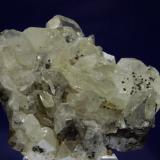 Datolita<br />Pozo Bor, Depósito Dalnegorsk B, Dalnegorsk, Distrito urbano Dalnegorsk, Primorsky Krai, Rusia<br />6 x 4 x 4 cm<br /> (Autor: Ricardo Fimia)