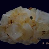 Dolomita<br />Pozo San Enrique, Mina Los Amigos, Grupo Minero "La Cruz", Filón La Cruz, Mesa de Valdelloso, Linares, Comarca Sierra Morena, Jaén, Andalucía, España<br />4 x 4 cm<br /> (Autor: Ricardo Fimia)