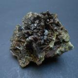Epidota<br />Barranc de les Collades, Pantà d'Escales, Casterner de les Olles, Tremp, Comarca Pallars Jussà, Lérida / Lleida, Cataluña / Catalunya, España<br />6 x 5 x 4 cm<br /> (Autor: Antonio Alcaide)