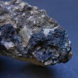 Titanita y Ferro-hornblendaLaguna de la Caldera, Sierra Nevada, Capileira, Comarca Alpujarra Granadina, Granada, Andalucía, España8 x 6 x 3 cm (Autor: Antonio Alcaide)
