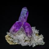 Quartz (variety amethyst)<br />Piedra Parada (Las Vigas), Municipio Tatatila, Veracruz (Veracruz de Ignacio de la Llave), Mexico<br />5.0 x 4.1 cm<br /> (Author: am mizunaka)