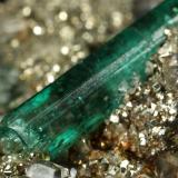 Beryl (variety emerald), Dolomite, Pyrite<br />Chivor mining district, Palo Arañado Mine, Municipio Chivor, Eastern Emerald Belt, Boyacá Department, Colombia<br />35x27x12mm, main xl=11mm<br /> (Author: Fiebre Verde)