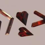 Rutilo<br />Diamantina, Vale do Jequitinhonha, Minas Gerais, Brasil<br />cristal mayor  12 mm<br /> (Autor: Ramon A  Lopez Garcia)