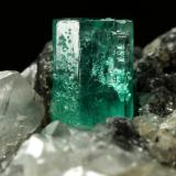 Beryl (variety emerald), Calcite<br />Coscuez mining district, Municipio San Pablo de Borbur, Western Emerald Belt, Boyacá Department, Colombia<br />59x20x60mm, xl=7x5mm<br /> (Author: Fiebre Verde)