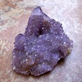 Cuarzo (variedad amatista)<br />Zona Boekenhoutshoek, Mkobola, Distrito Nkangala, Provincia Mpumalanga, Sudáfrica<br />5 x 3,7 x 2,5 cm<br /> (Autor: Cristalino)