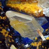 CerusitaAlexander Mine, Ramsbeck, Bestwig, Hochsauerland District, Arnsberg, North Rhine-Westphalia/Nordrhein-Westfalen, GermanyCampo de visión 4 mm. (Autor: Juan Miguel)