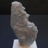 Anhidrita y Calcita<br />Mina Naica, Naica, Municipio Saucillo, Chihuahua, México<br />12 x 5 x 3 cm<br /> (Autor: Antonio Alcaide)